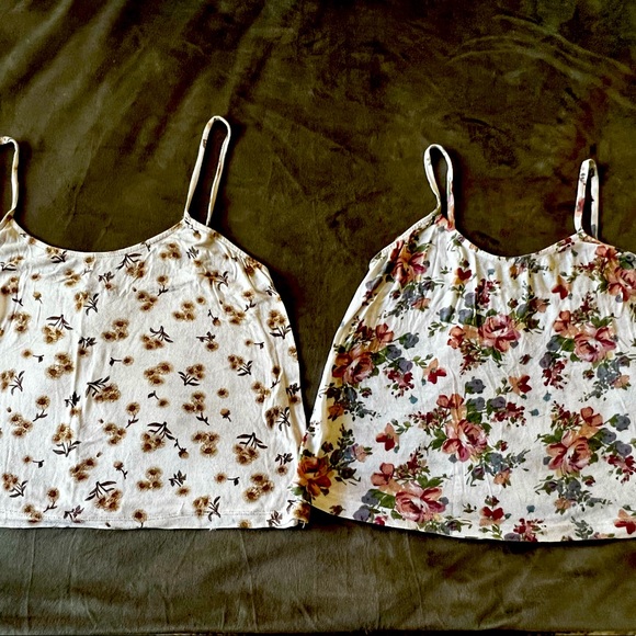 Two Jr’s Floral Tops - Picture 1 of 4
